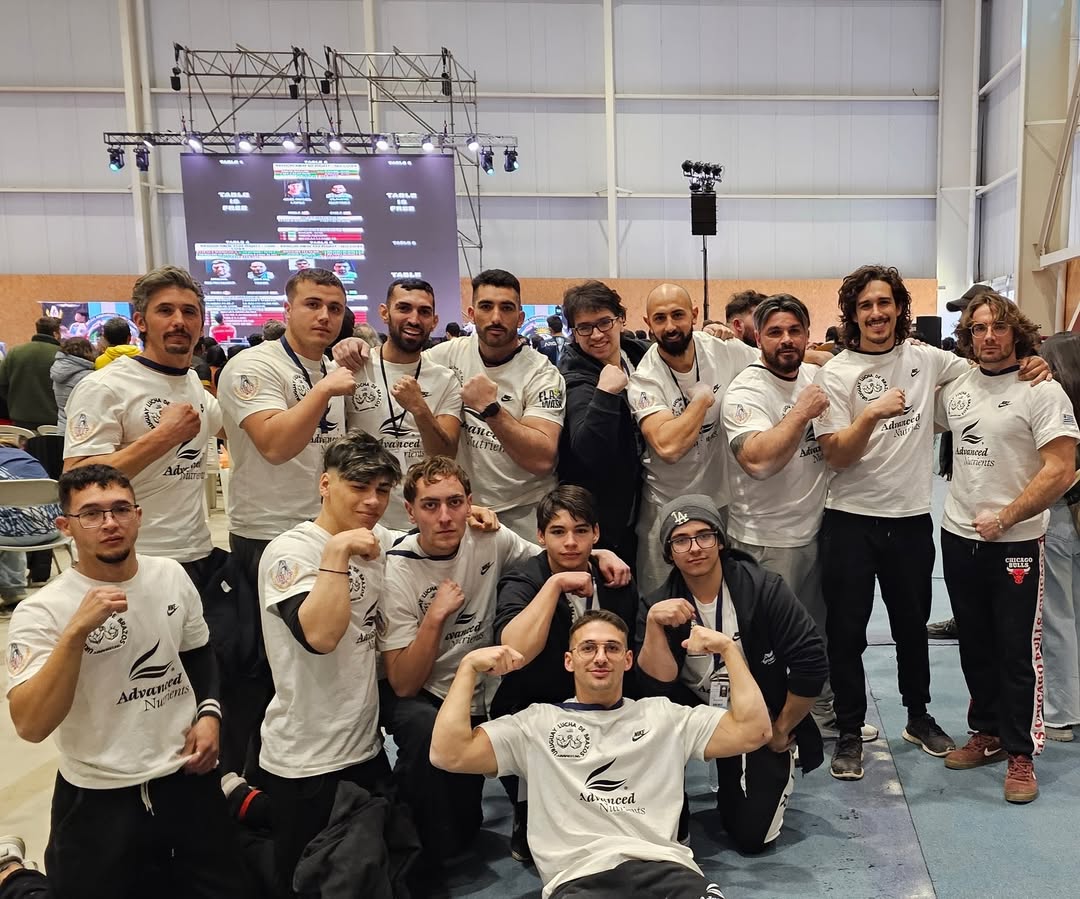 Equipo de la Asociación Uruguaya de Lucha de Brazos